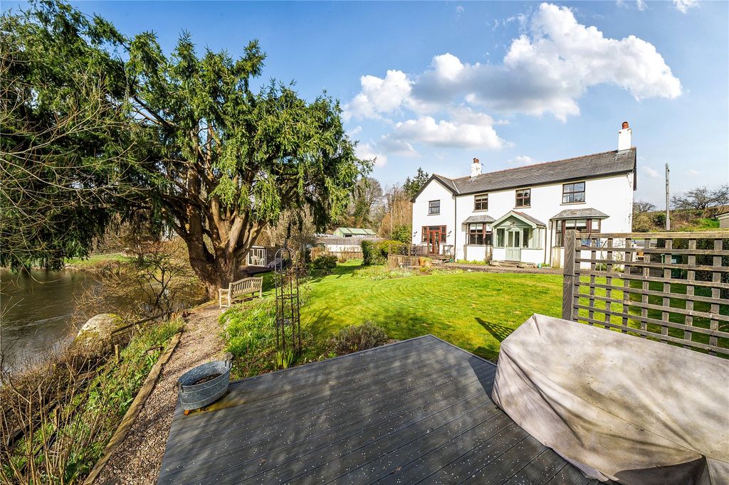 3 bed detached house for saleSouth Street, Rhayader, Powys LD6