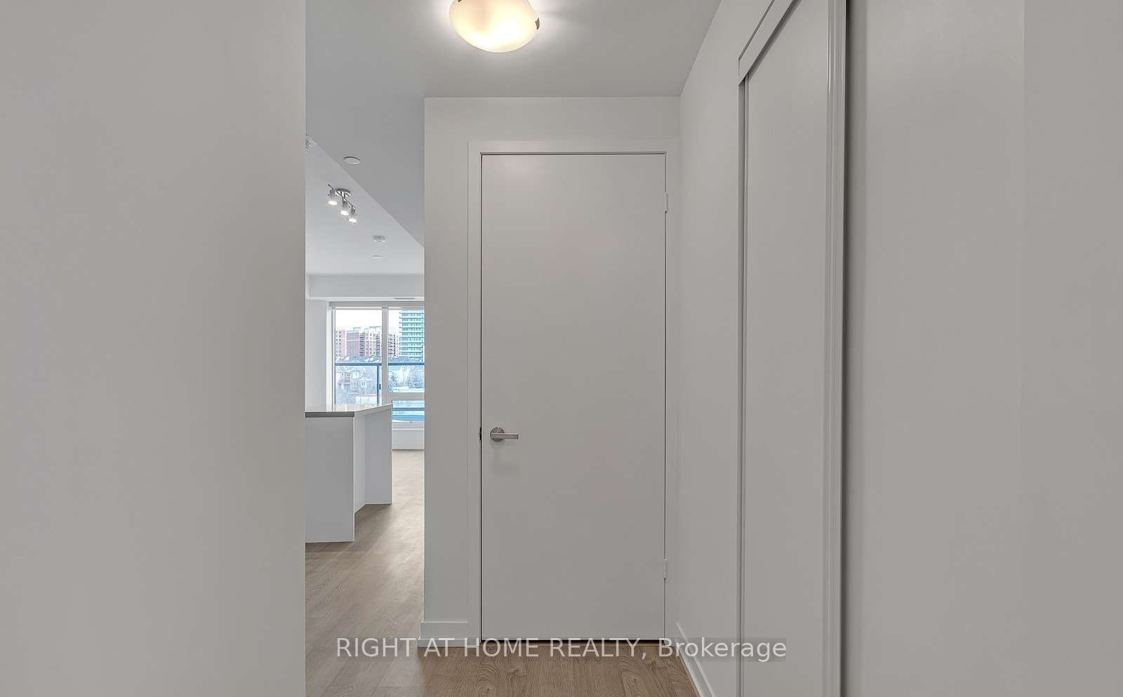 208E-8868 Yonge Street, Richmond Hill, ON, L4C 0T4 photo 3