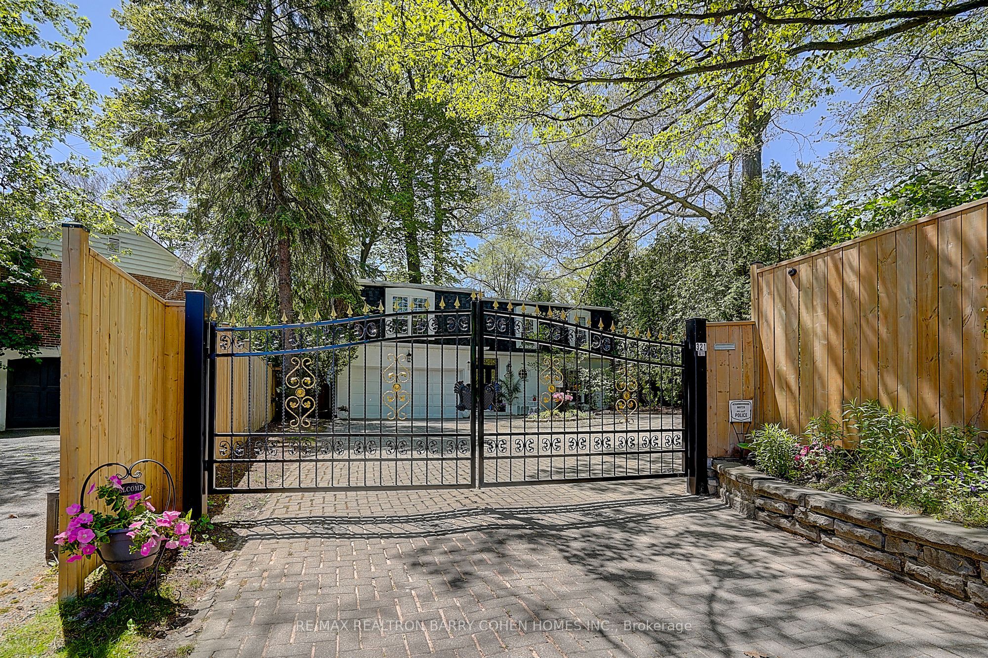 321 Lawrence Avenue E, Toronto, ON, M4N 1T8