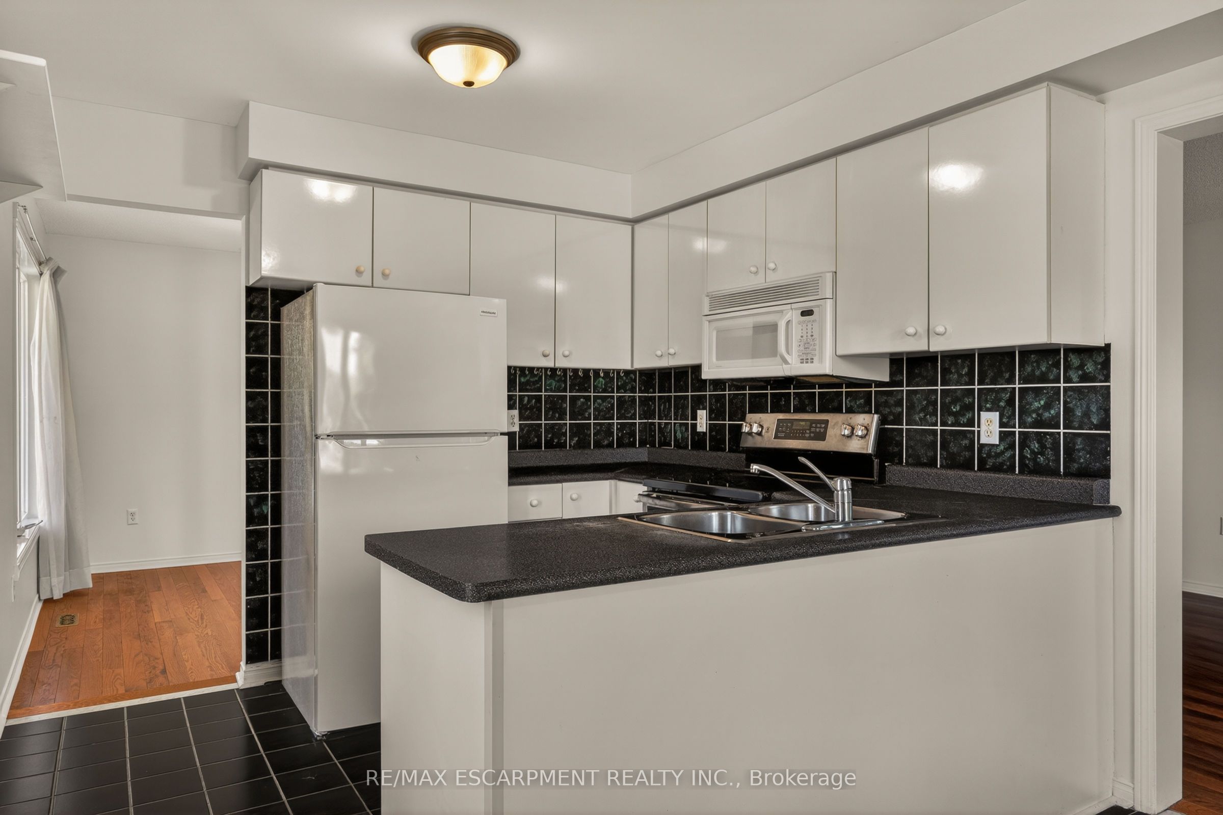 19-11 Pirie Drive, Hamilton, ON, L9H 6Z6 photo 5