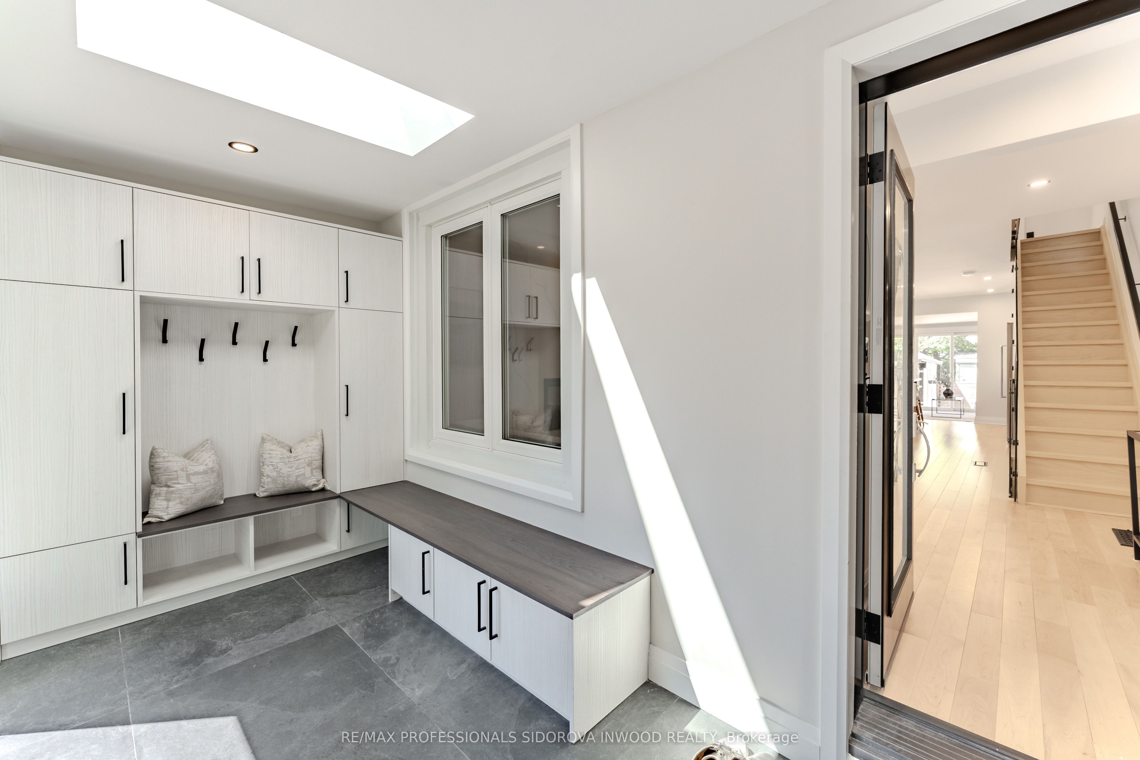 Additional image 3 of 664 Windermere Avenue, Toronto, ON, M6S 3M1