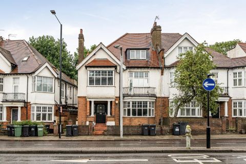 Finchley Road, Hampstead NW3