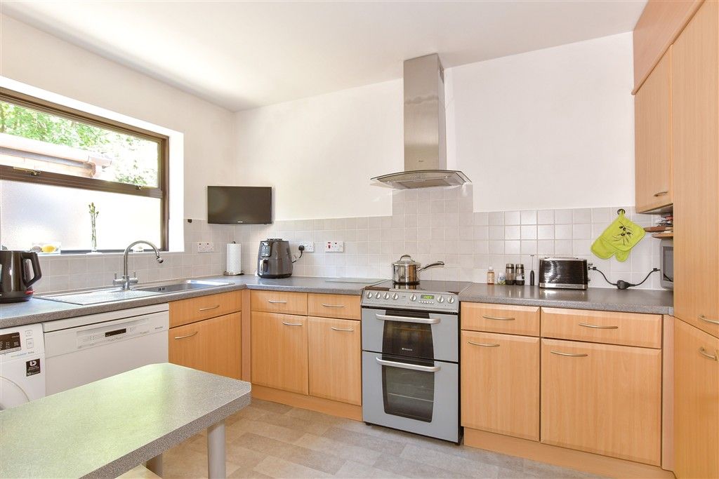 Additional image 2 of 2 bed flat for saleEsplanade, Esplanade, Rochester, Kent ME1