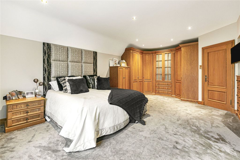 Additional image 16 of 5 bed detached house for saleNewlands Avenue, Radlett, Hertfordshire WD7