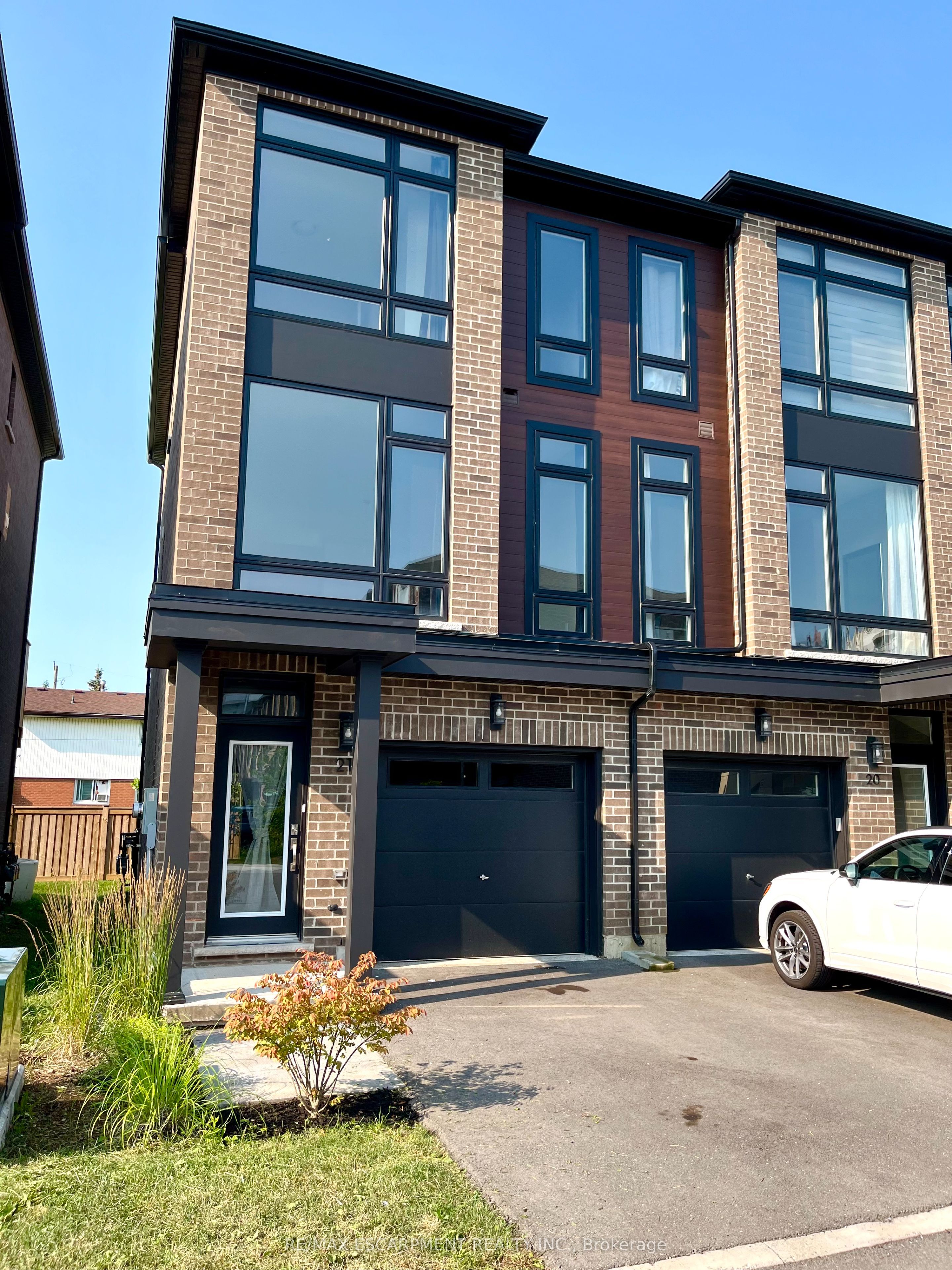 21-270 Melvin Avenue, Hamilton, ON, L8H 2K2