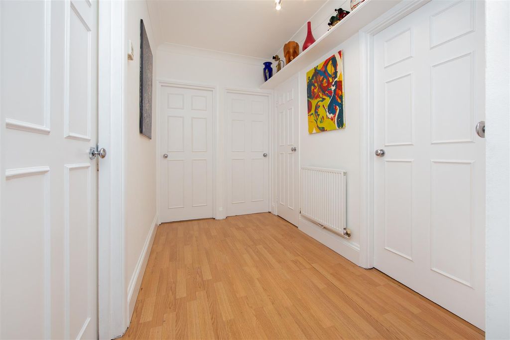 Additional image 8 of 1 bed flat for saleBrook Court, Watling Street, Radlett WD7