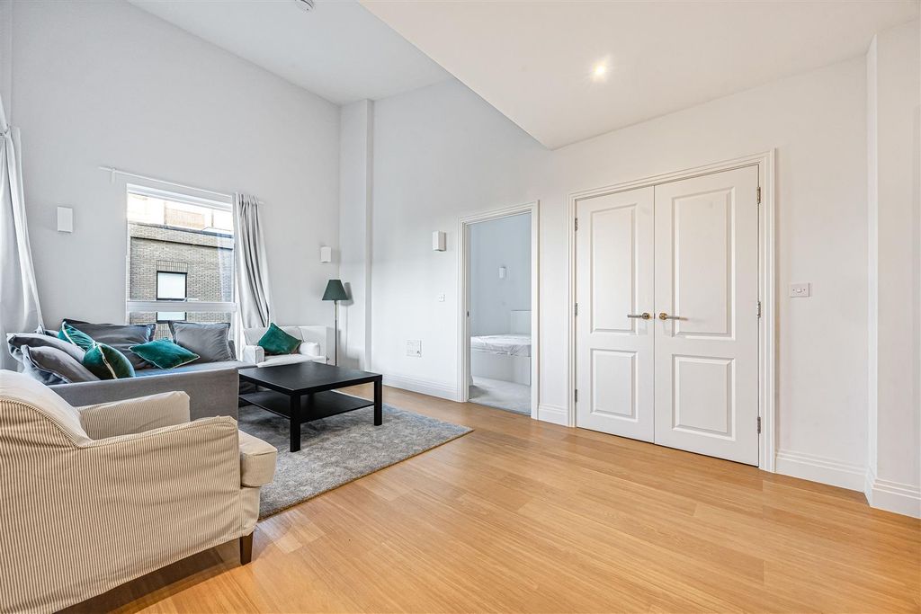 Additional image 4 of 2 bed flat for salePalmer Street, Reading RG1