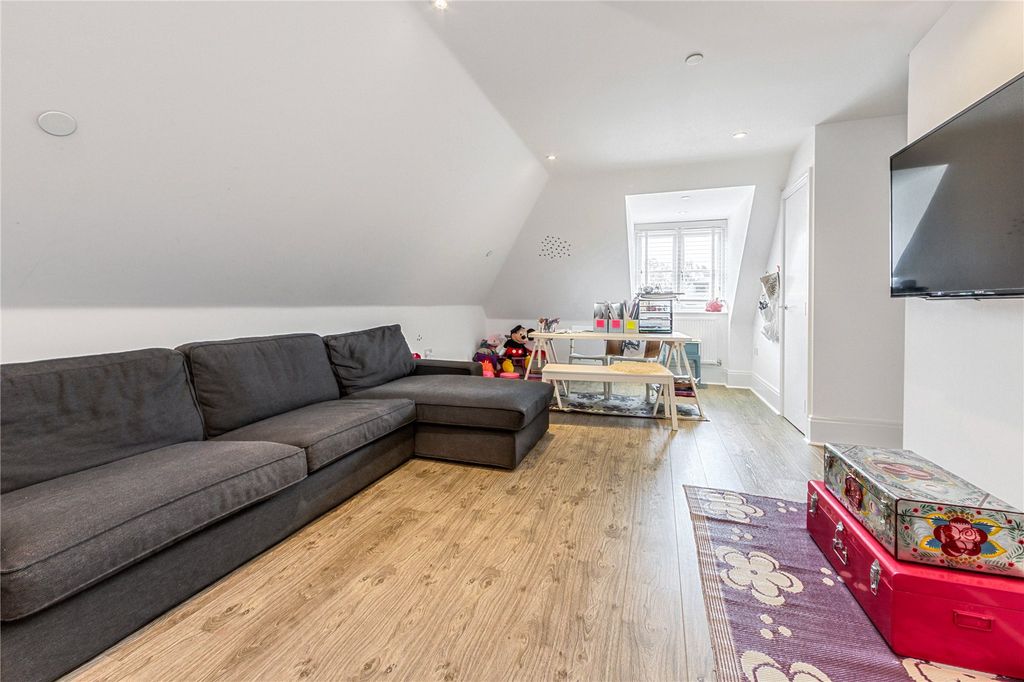 Additional image 31 of 6 bed detached house for saleViburnum Gate, Radlett, Hertfordshire WD7