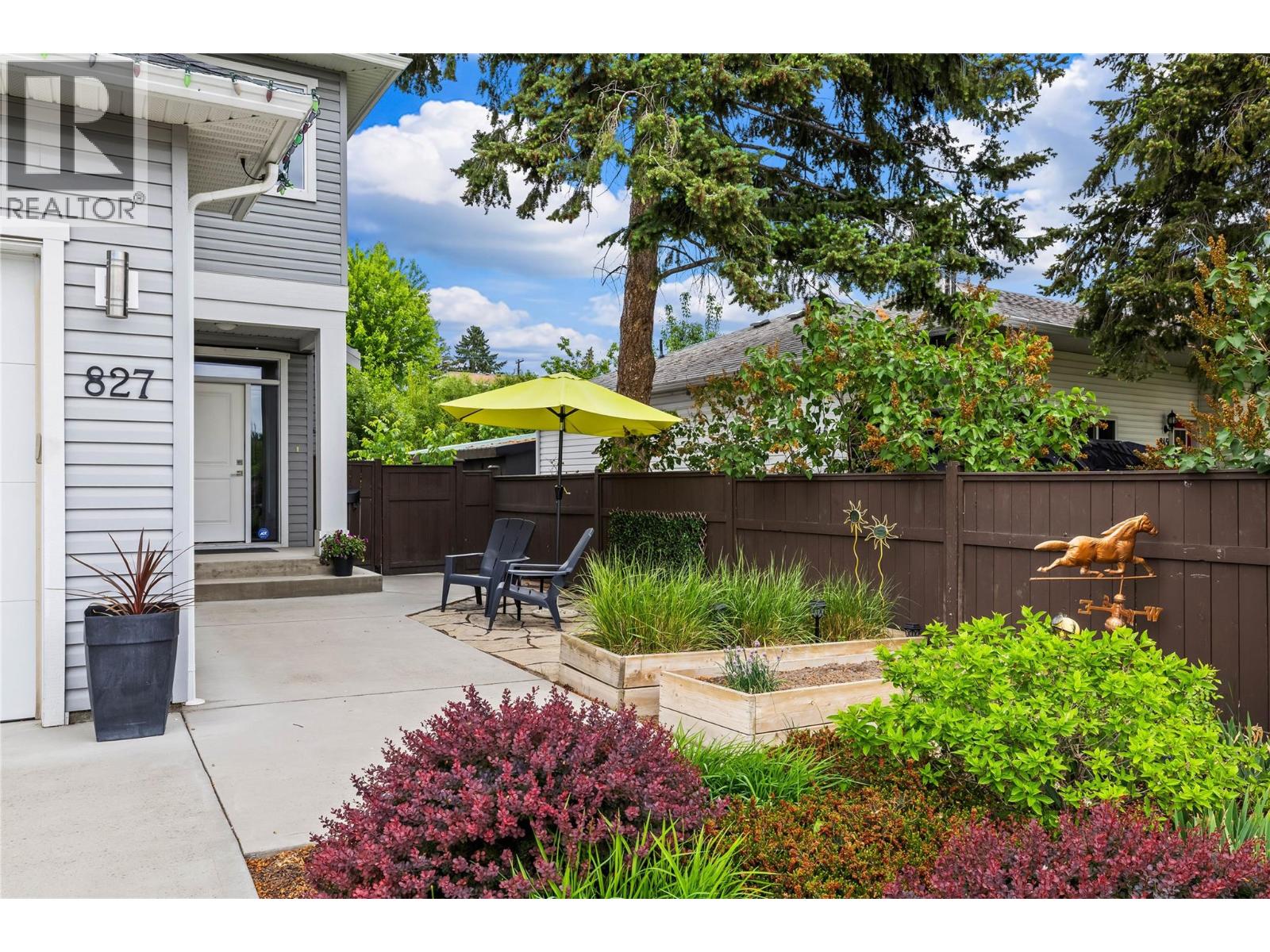 827 Juniper Road, Kelowna, BC, V1X3R8 photo 2