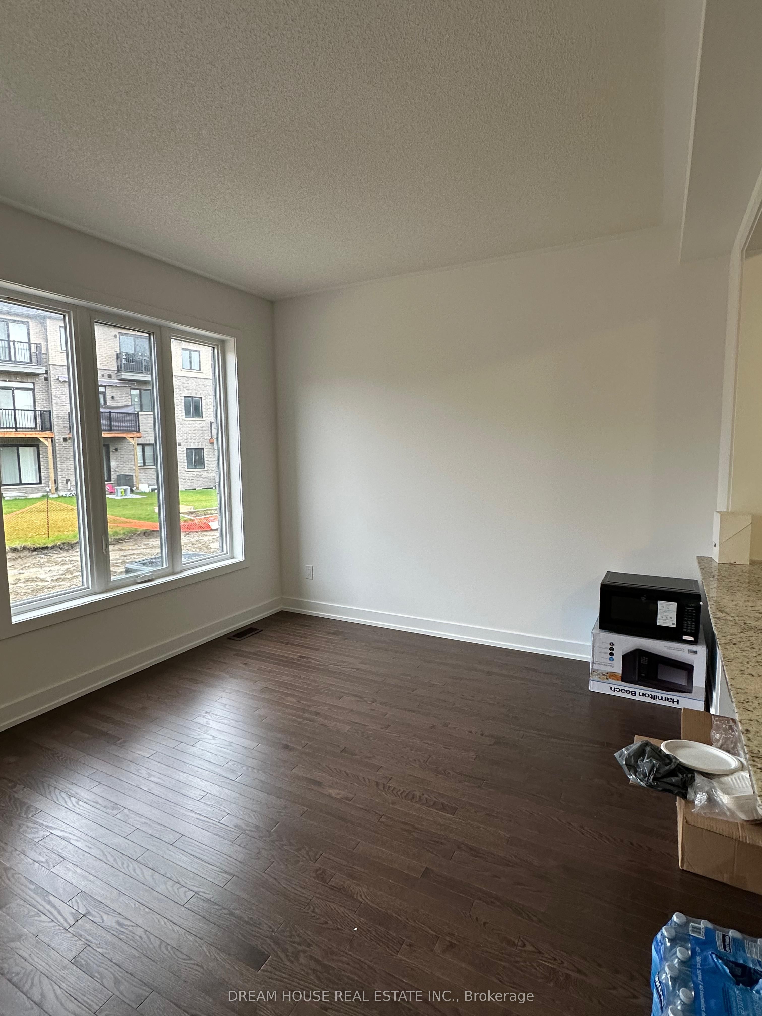 Main-27 Deer Ridge Crescent, Whitby, ON, L1P 0P3 photo 5
