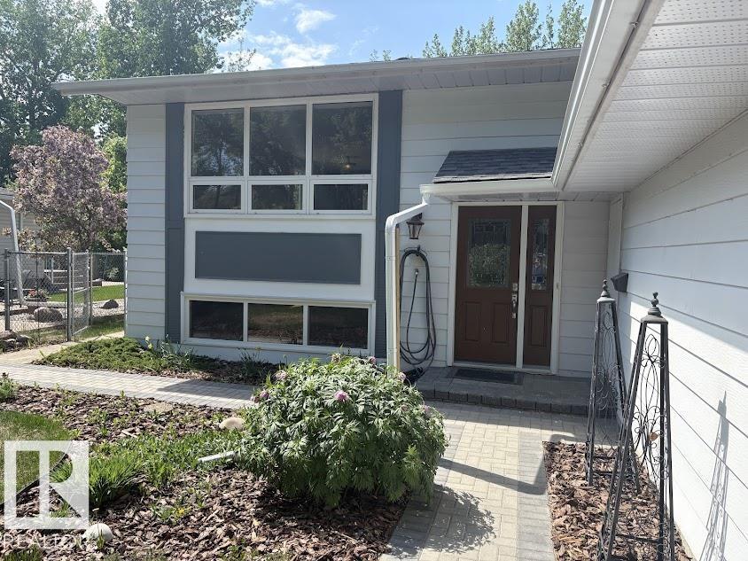 18 Flint Crescent, St. Albert, AB, T8N1Y8 photo 3