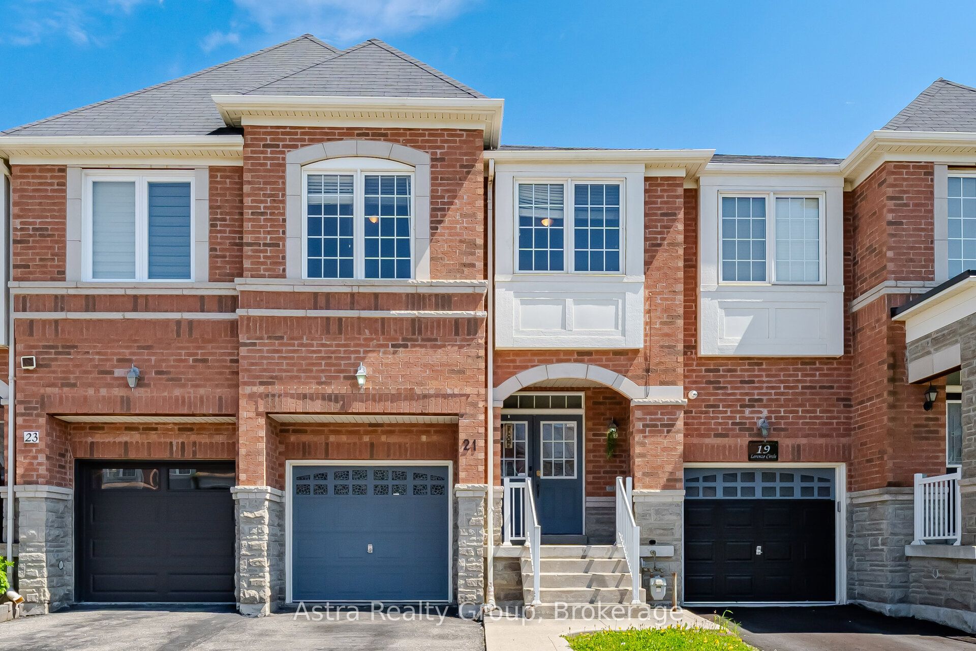 21 Lorenzo Circle, Brampton, ON, L6R 3N3 photo 2