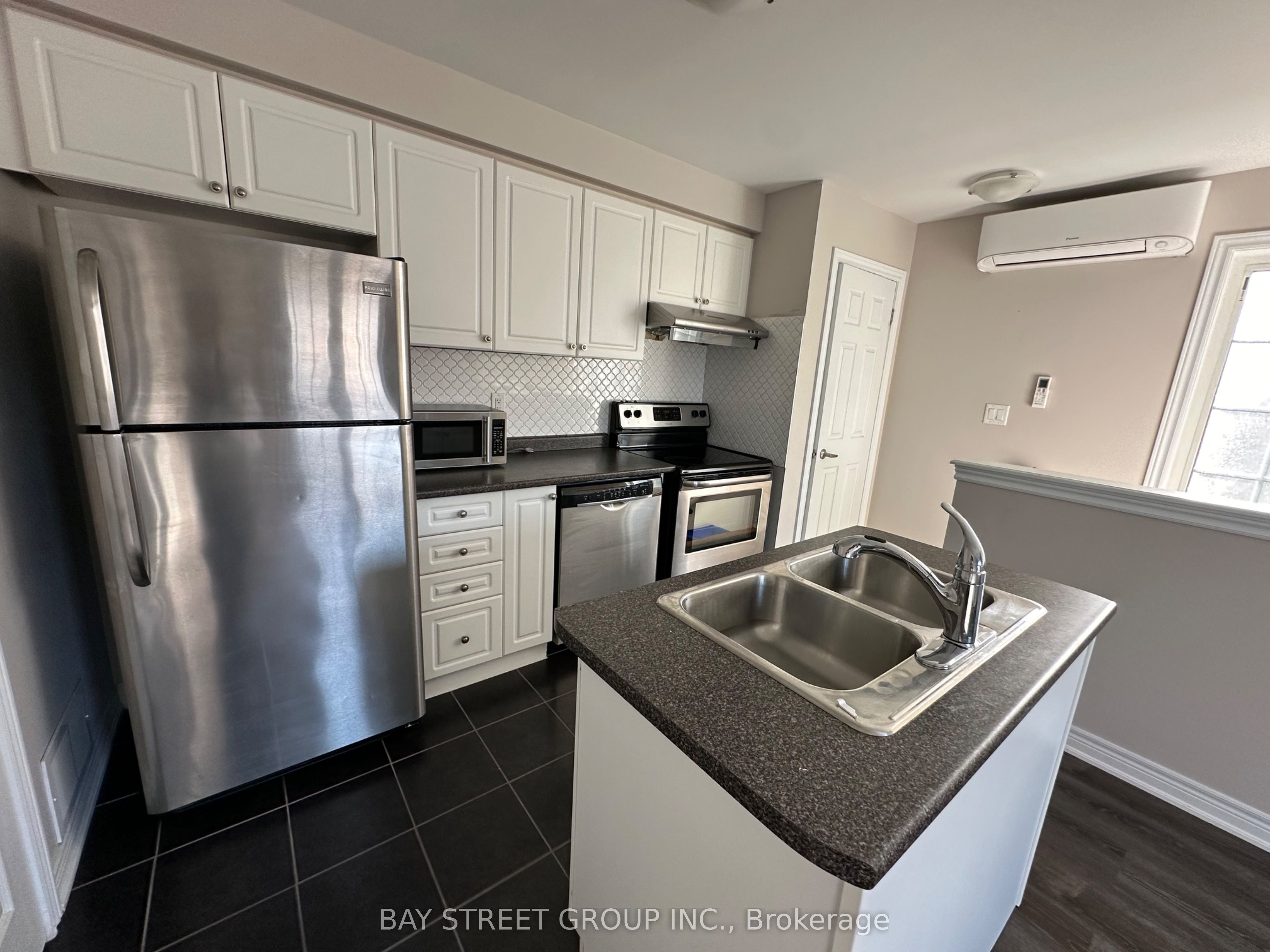 Additional image 6 of Coach-21 Duncan Road, Markham, ON, L6B 0T5