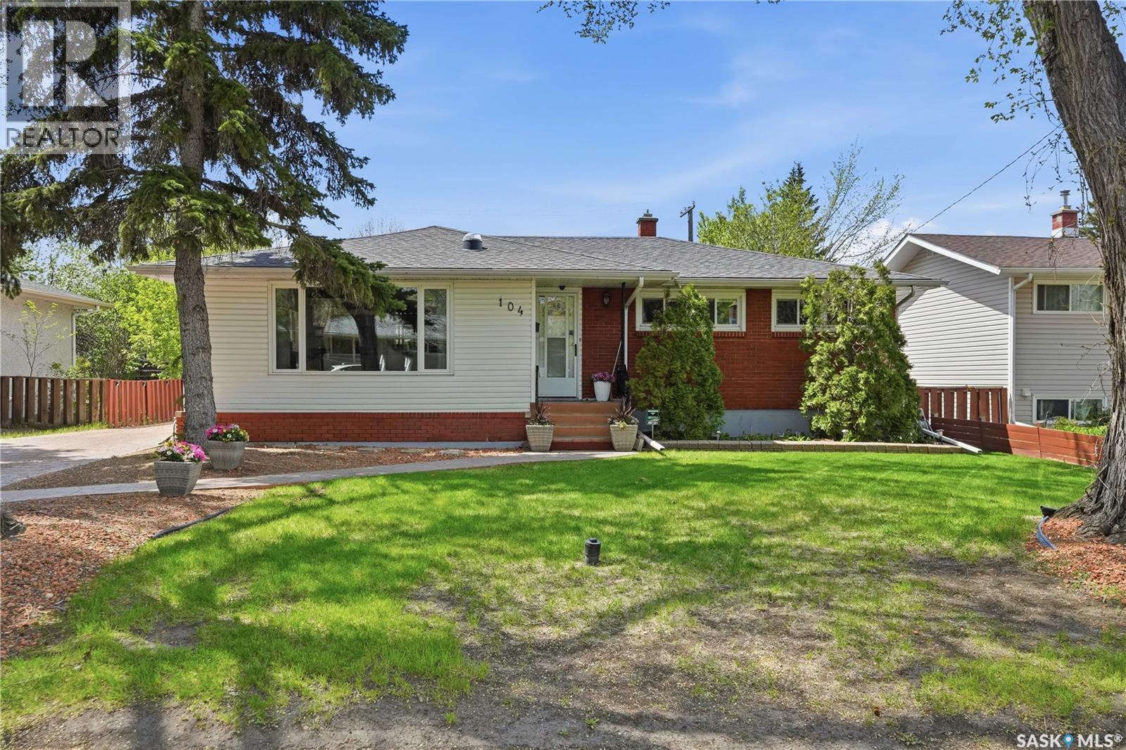 104 Marsh Crescent, Regina, SK, S4S6B4 photo 2
