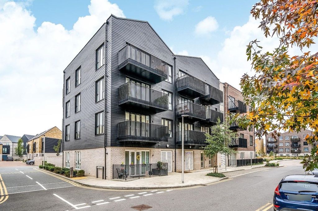 2 bed flat for saleRochester Riverside, Corys Road, Rochester, Kent. ME1 photo 5