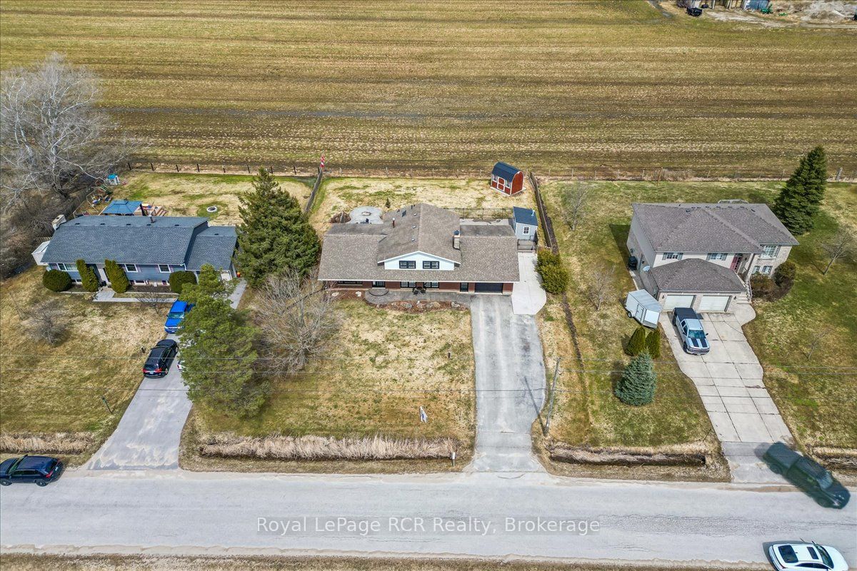 883 30th Street W, Georgian Bluffs, ON, N4K 6V5 photo 2