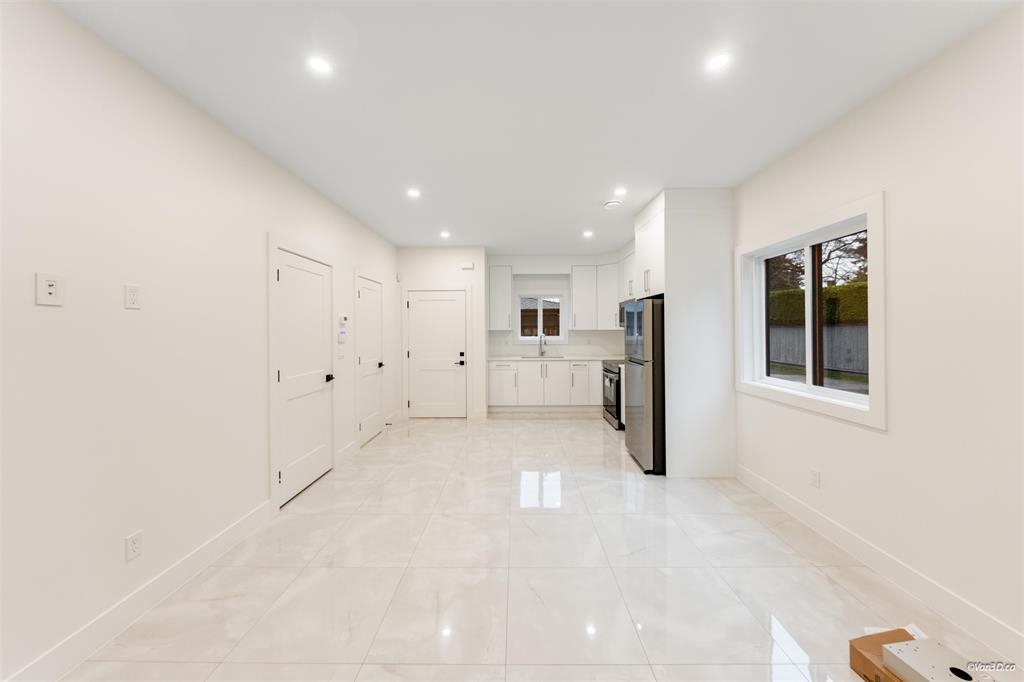 Additional image 3 of G101-9727 129a Street, Surrey, BC, V3T 3J6