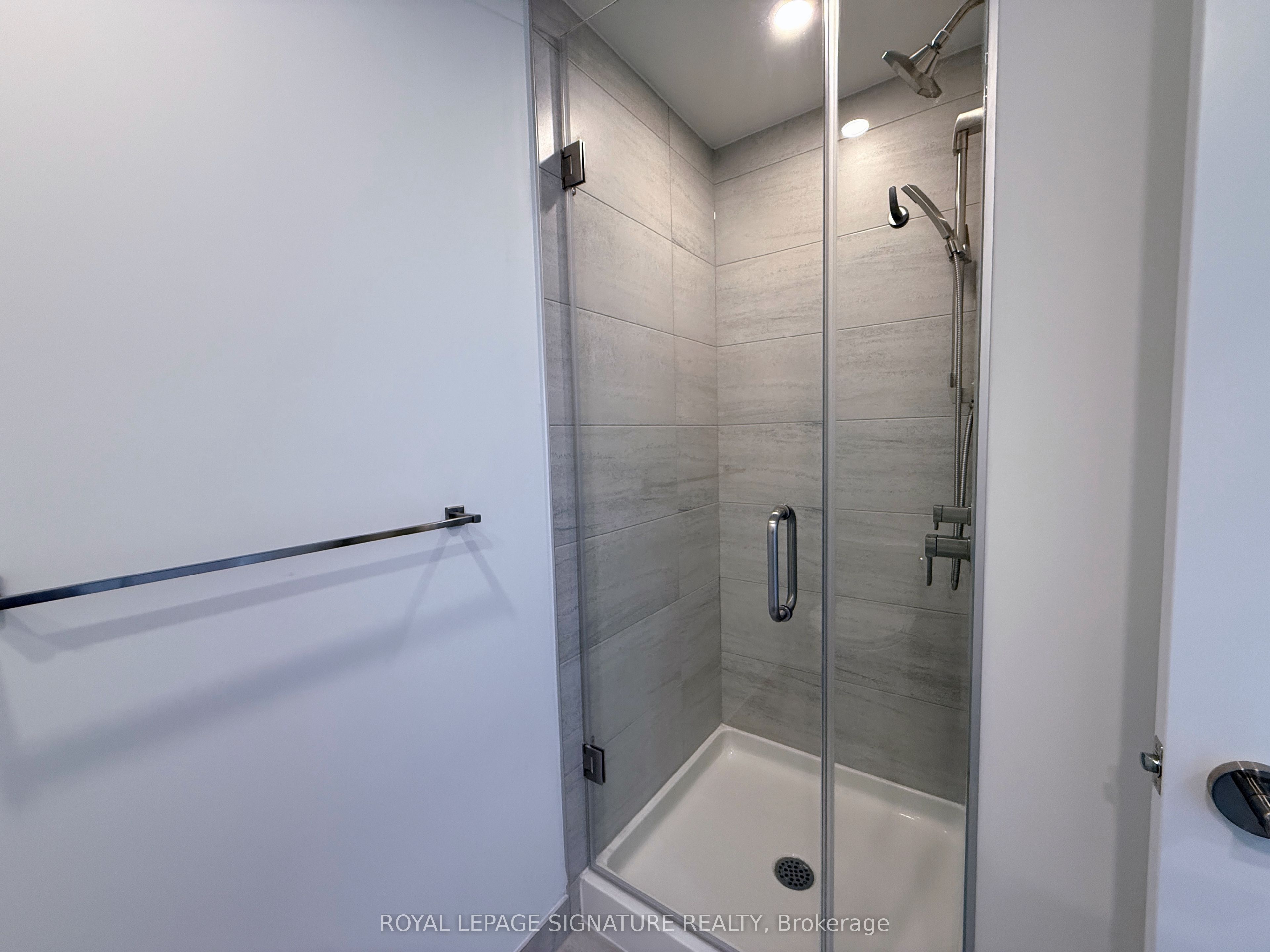 Additional image 4 of 1009-1 Fairview Road E, Mississauga, ON, L5A 0B4