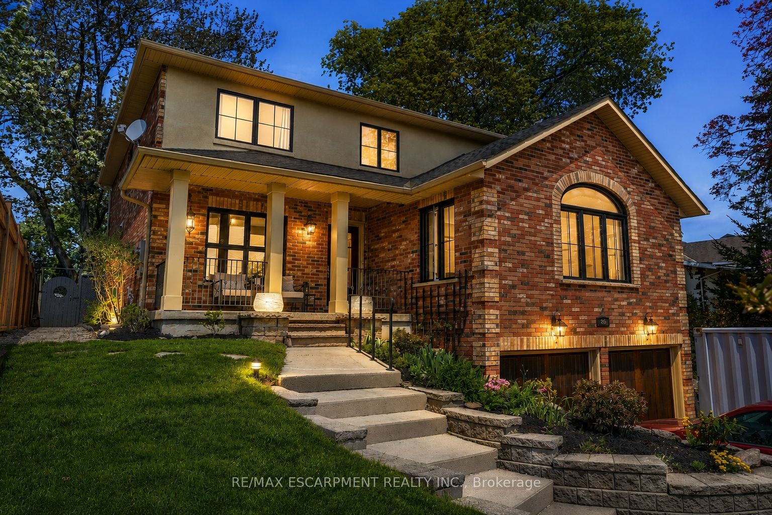 329 Plains Road W, Burlington, ON, L7T 1G1