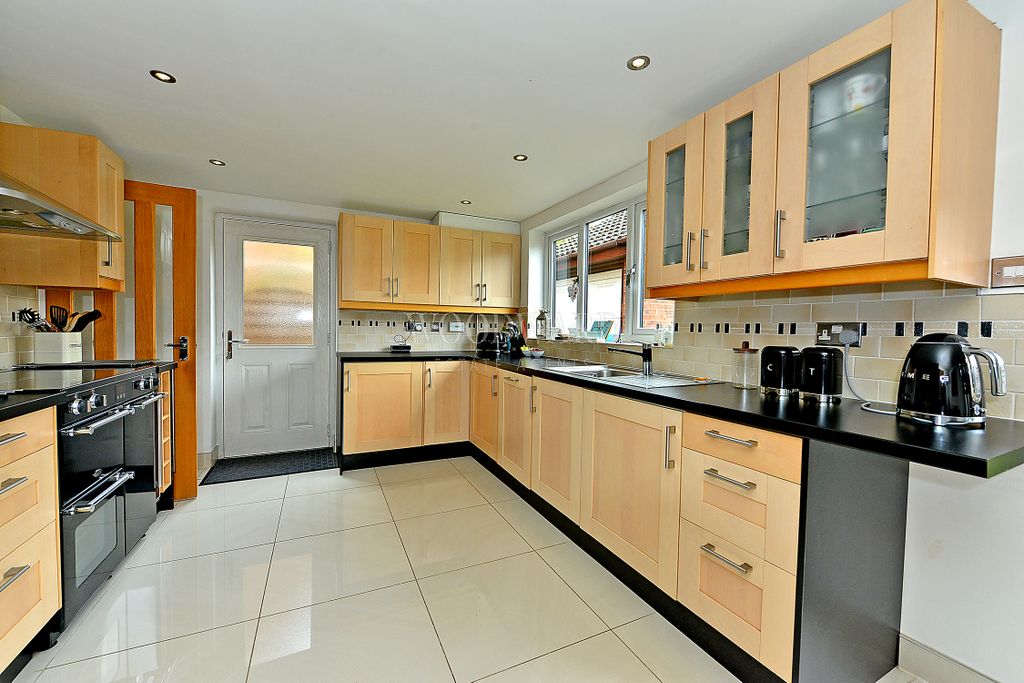 Additional image 14 of 4 bed detached house for saleClumber Close, Ripley DE5