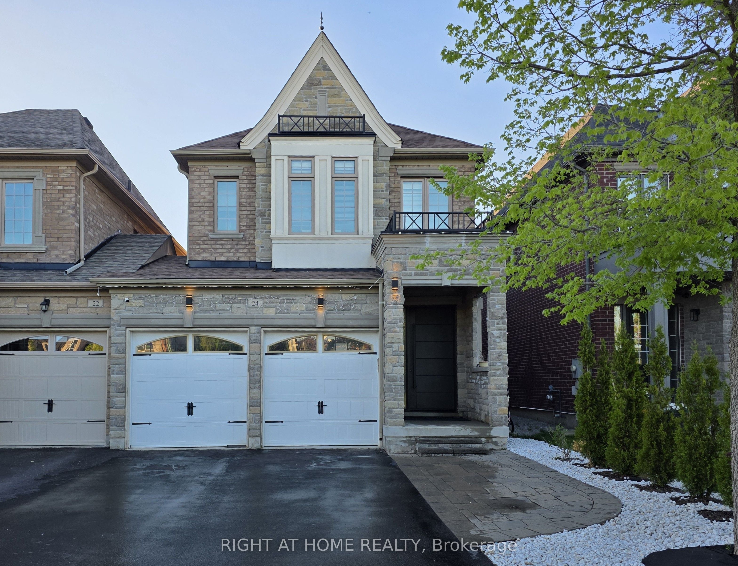 24 Wells Orchard Crescent, King, ON, L7B 0C5