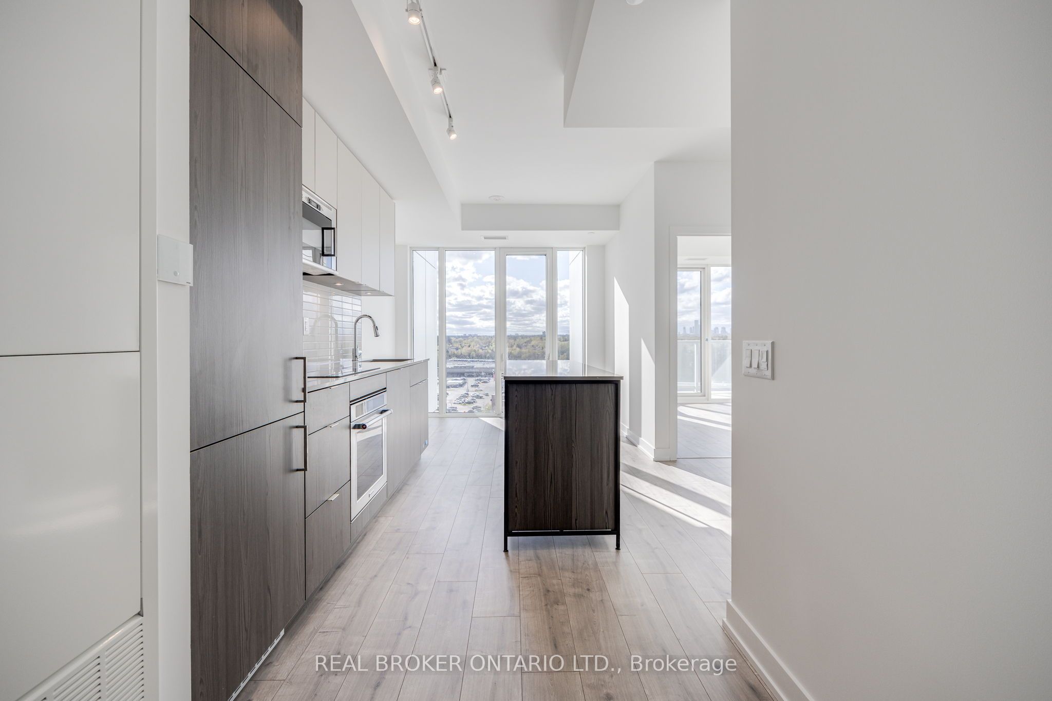 Additional image 5 of 1117-220 Missinnihe Way, Mississauga, ON, L5H 0A9