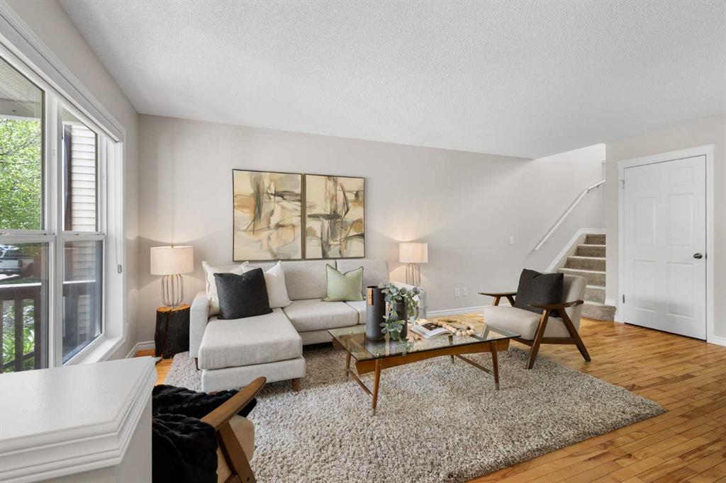 282 Prestwick Circle SE, Calgary, AB, T2Z 3X4 photo 3