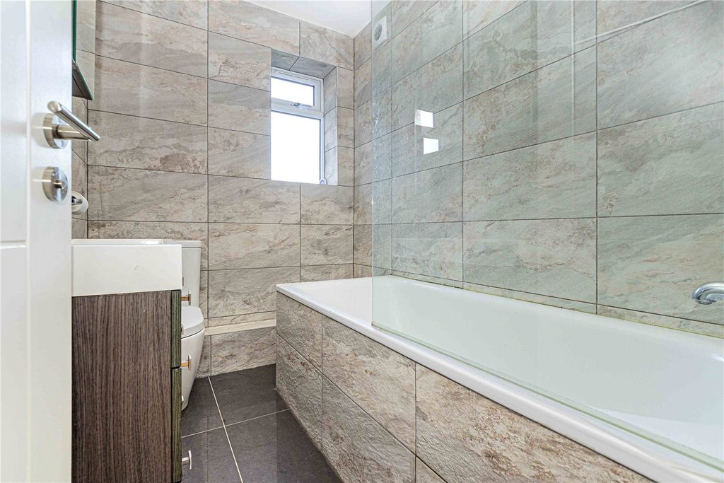 Additional image 17 of 5 bed detached house for saleThe Avenue, Radlett, Hertfordshire WD7