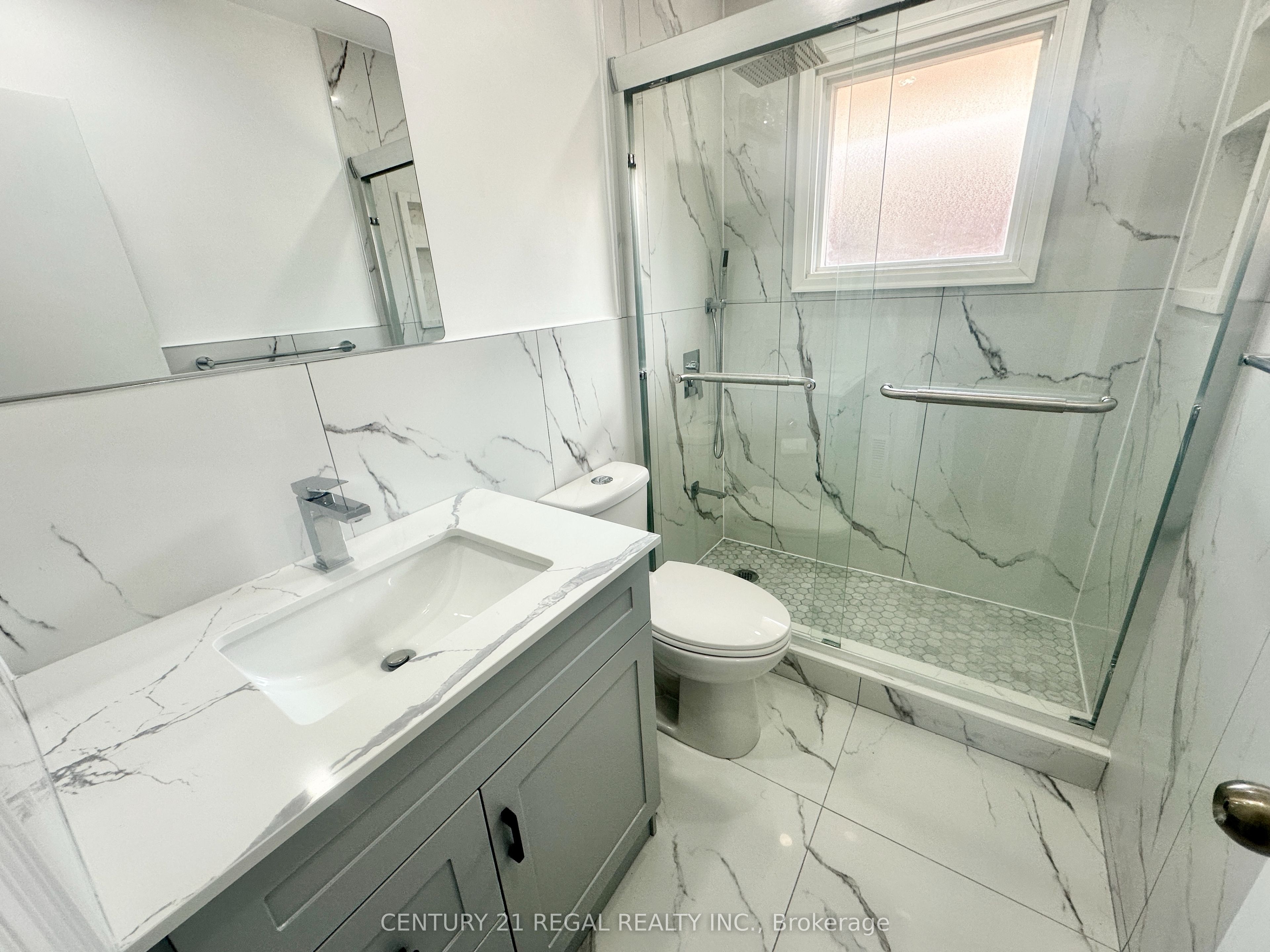 Main-14 Reddins Road, Toronto, ON, M1R 4P1 photo 4