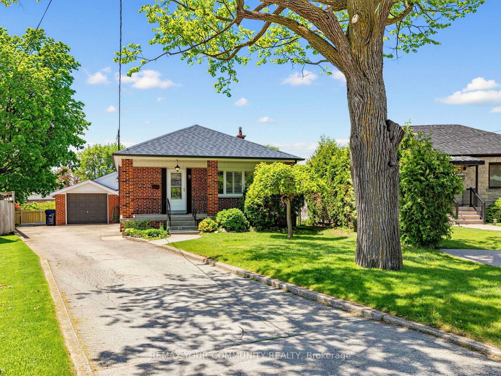9 Letchworth Crescent, Toronto, ON, M3M 1Y7