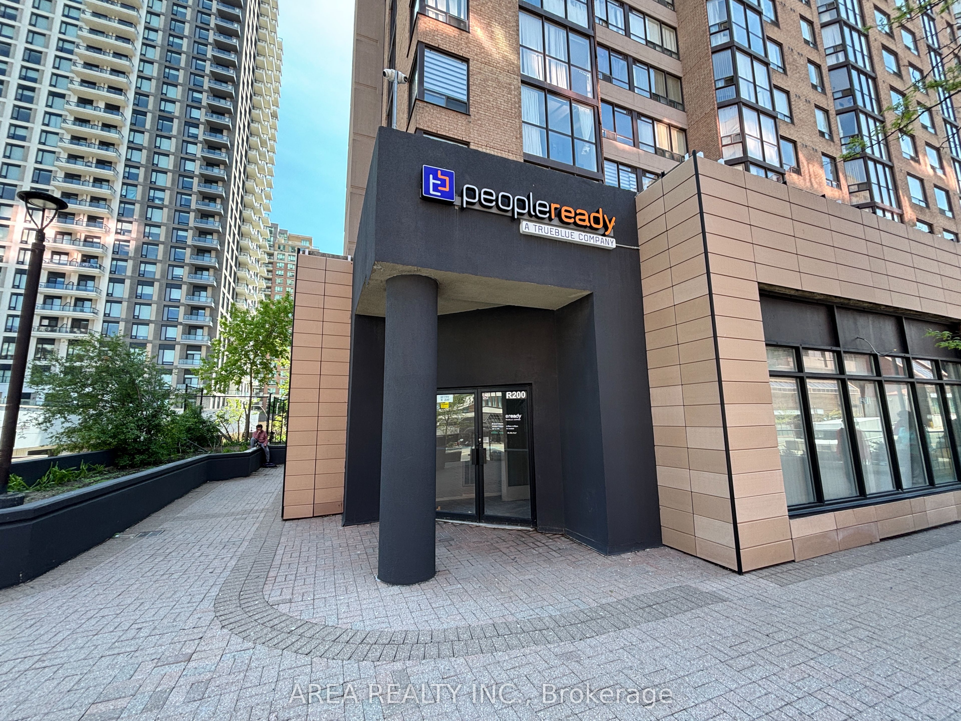 R200-265 Enfield Place, Mississauga, ON, L5B 3Y6