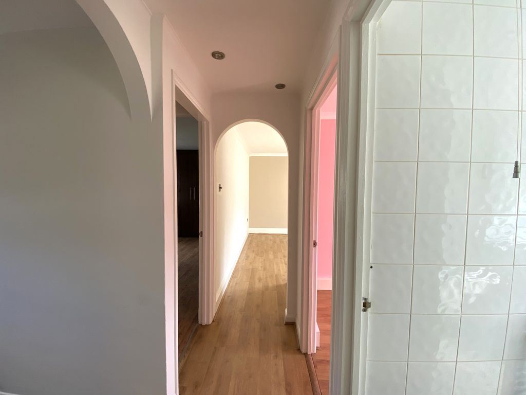 Additional image 11 of 2 bed flat for saleBardfield Way, Rayleigh SS6