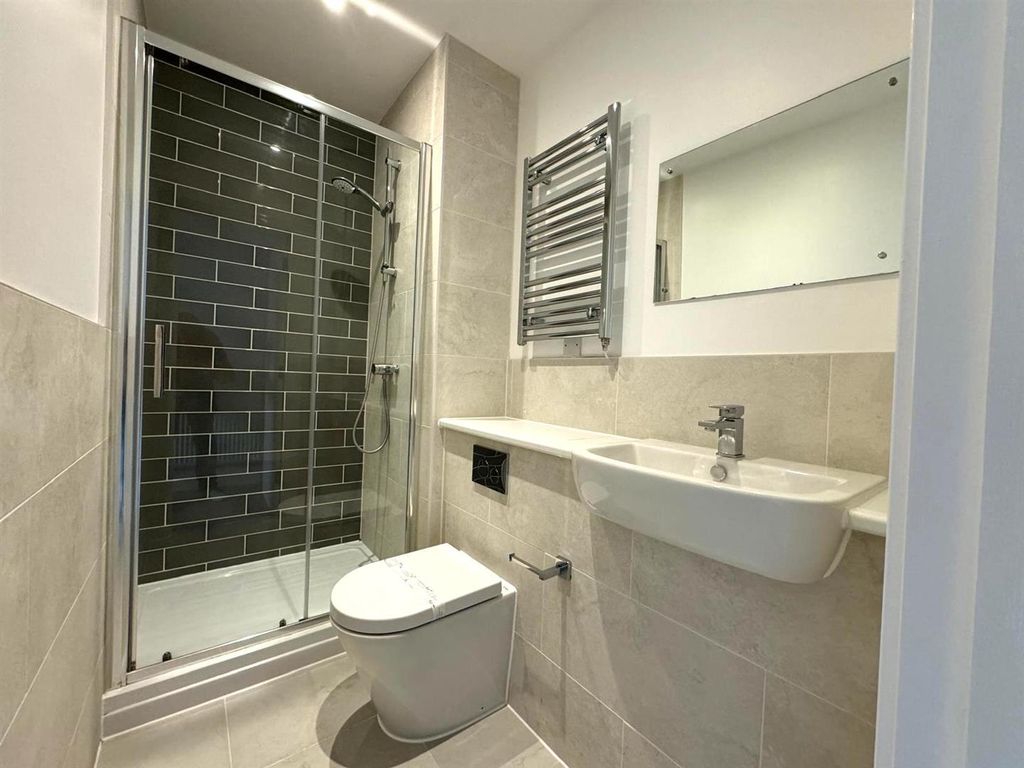 Additional image 13 of 2 bed flat for saleEastwood Road, Rayleigh SS6
