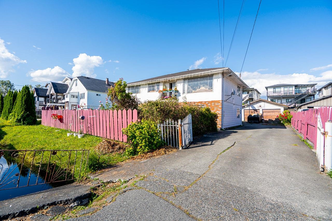 343 Pembina Street, New Westminster, BC, V3M 5J5