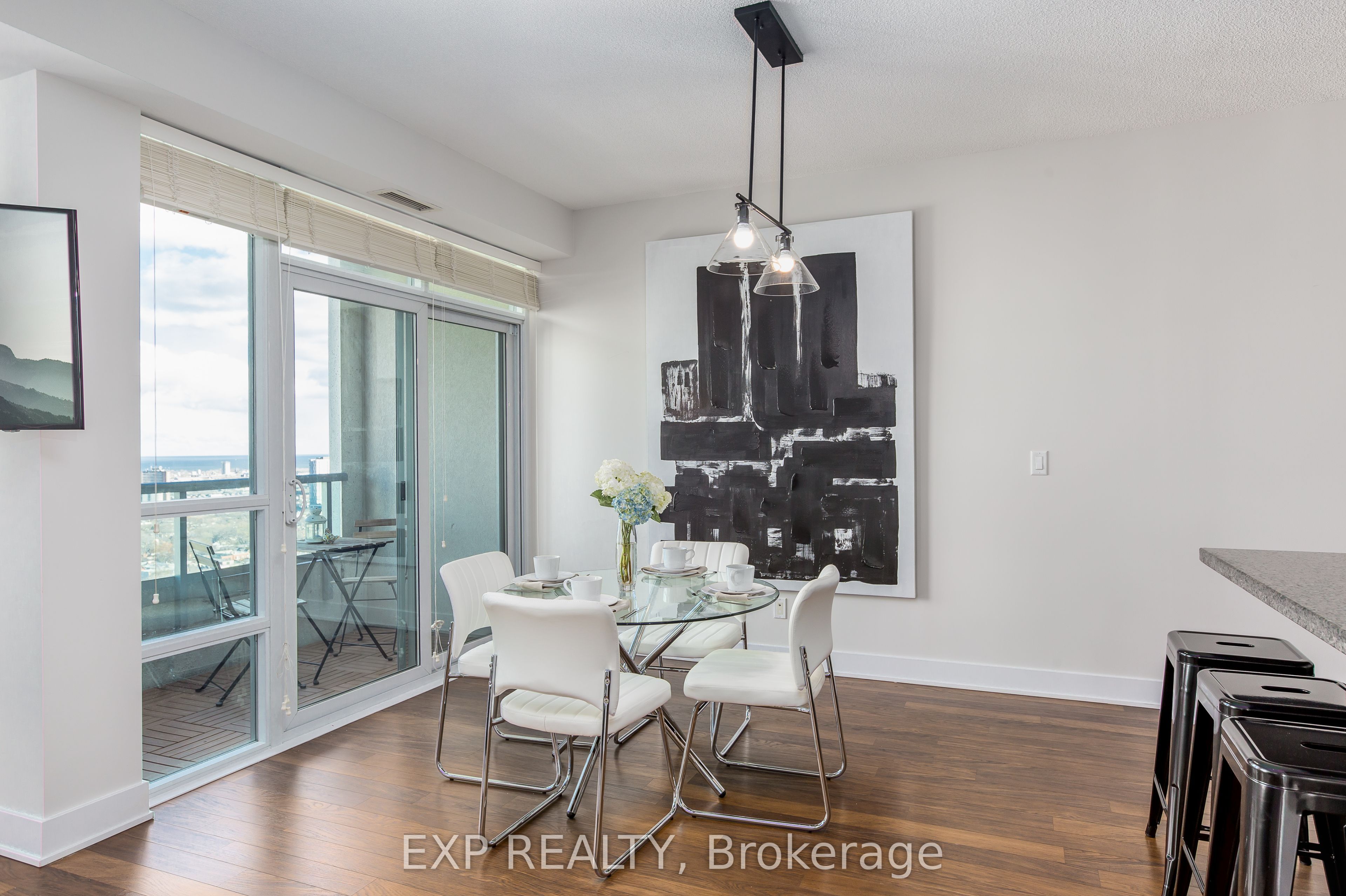 2904-120 Homewood Avenue, Toronto, ON, M4Y 2J3 photo 2