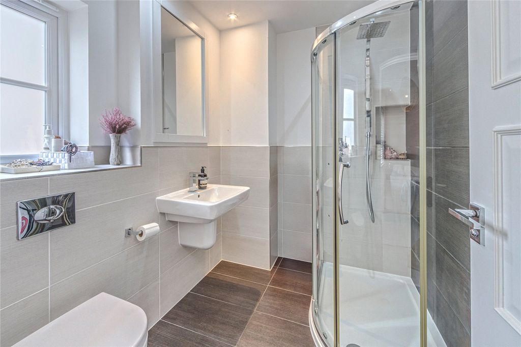 Additional image 25 of 6 bed detached house for saleViburnum Gate, Radlett, Hertfordshire WD7