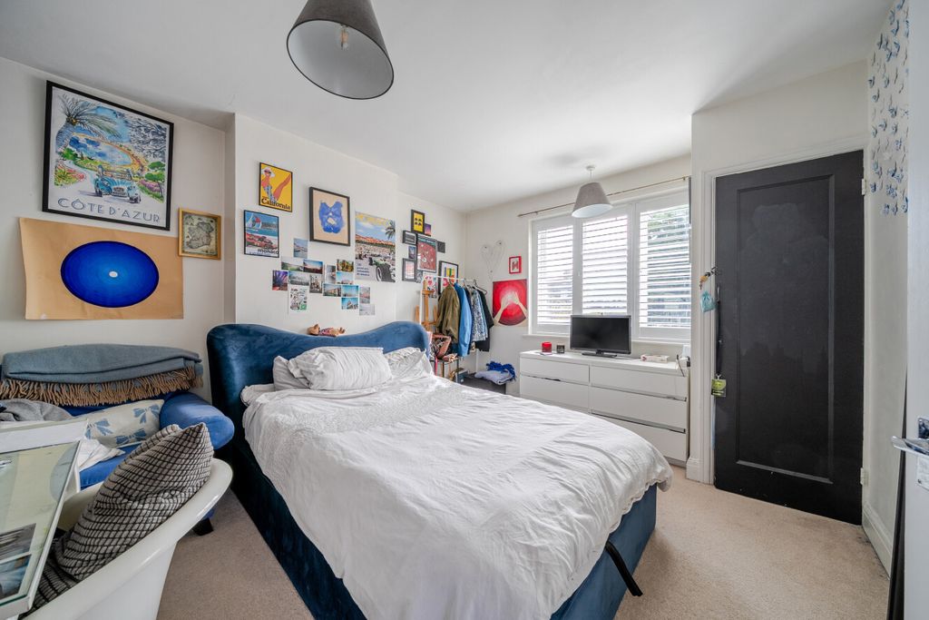 Additional image 16 of 4 bed semi-detached house for saleEverard Avenue, Hayes, Kent BR2