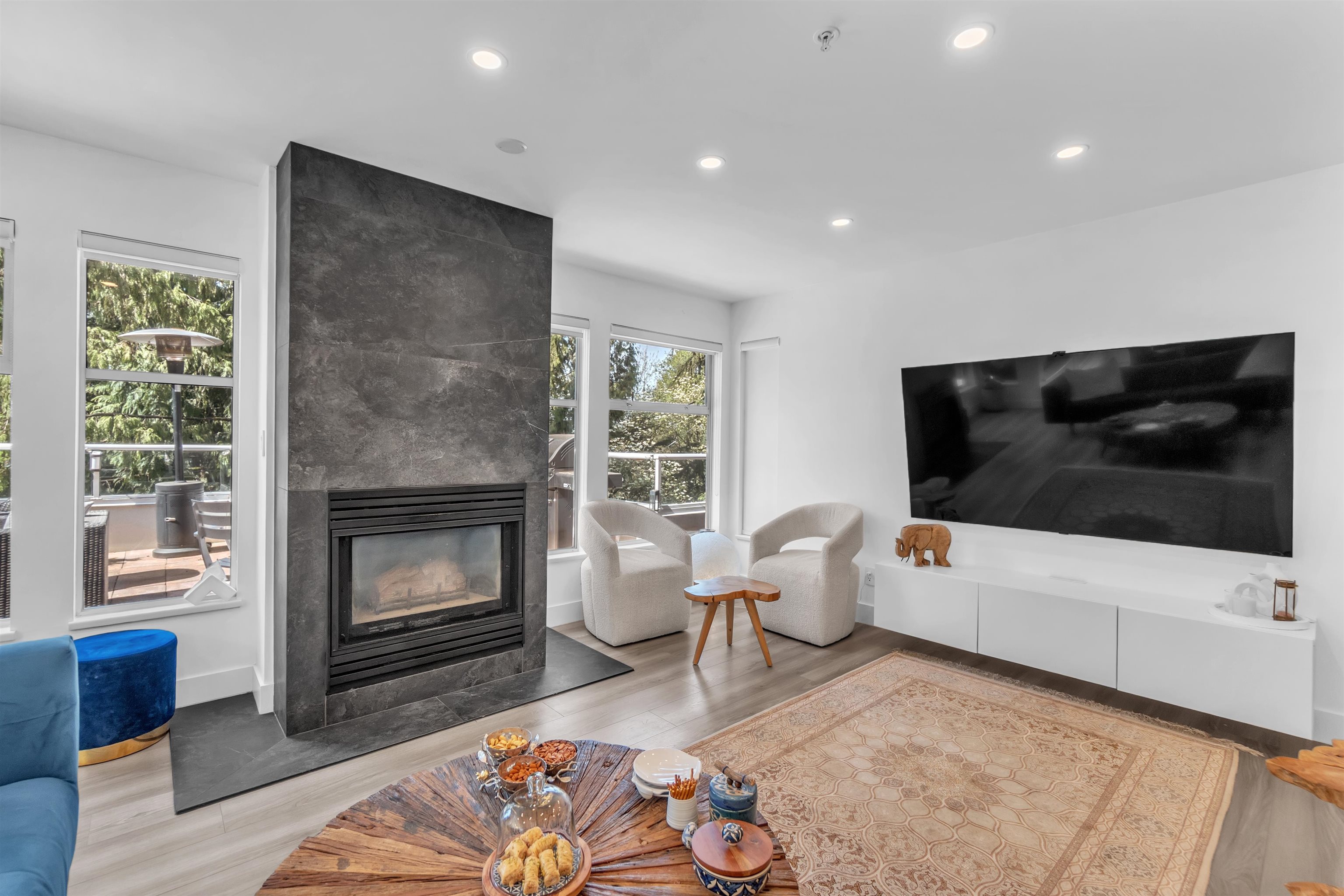 8-2425 Edgemont Boulevard, North Vancouver, BC, V7P 2L2 photo 3