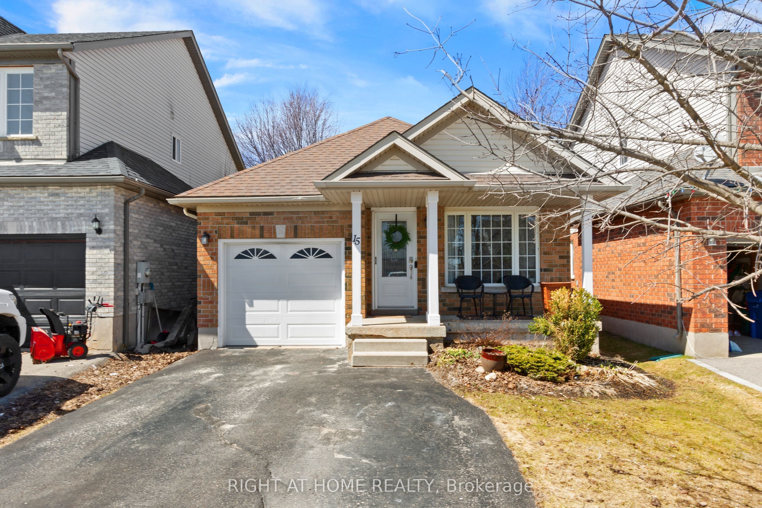 15 Settlers Road, Orangeville, ON, L9W 5E3