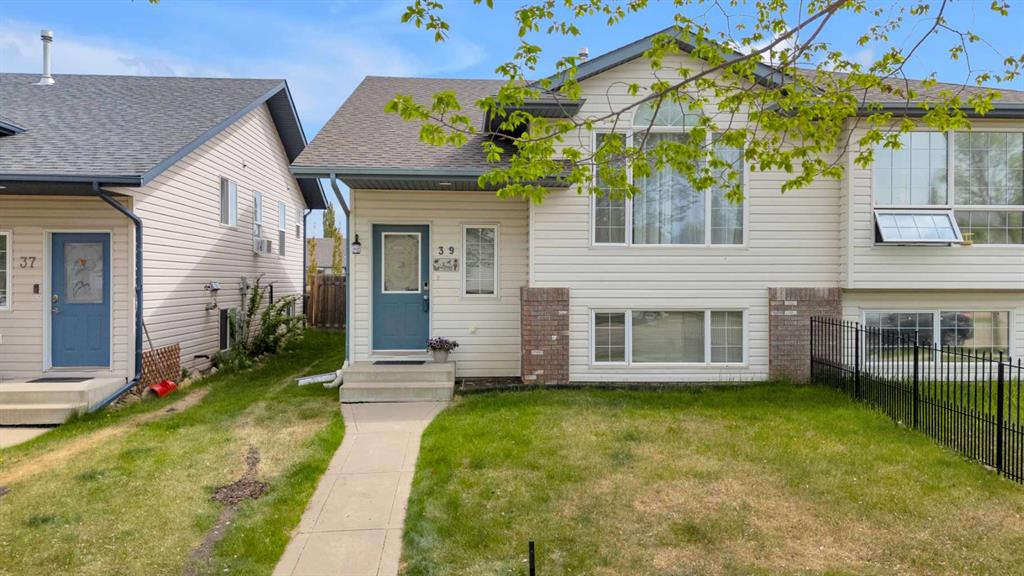 39 Old Boomer Road, Sylvan Lake, AB, T4S1Z1