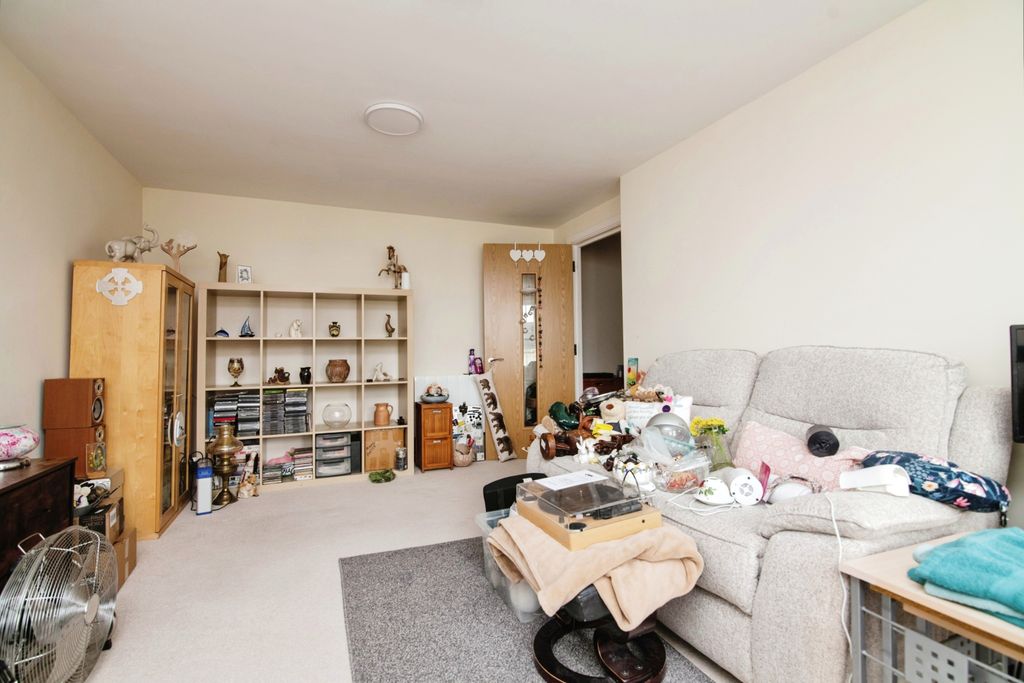 Additional image 6 of 2 bed flat for saleClive Road, Redditch, Worcestershire B97