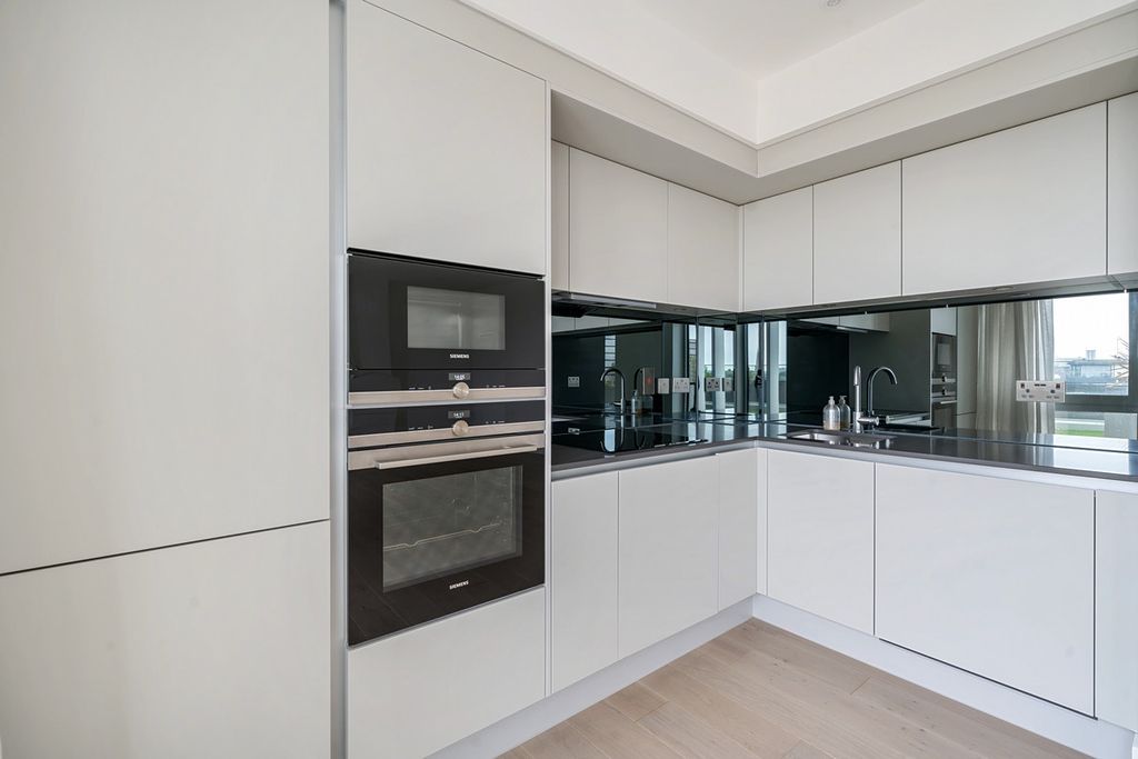 Additional image 5 of 2 bed flat for saleKings Road, Reading RG1