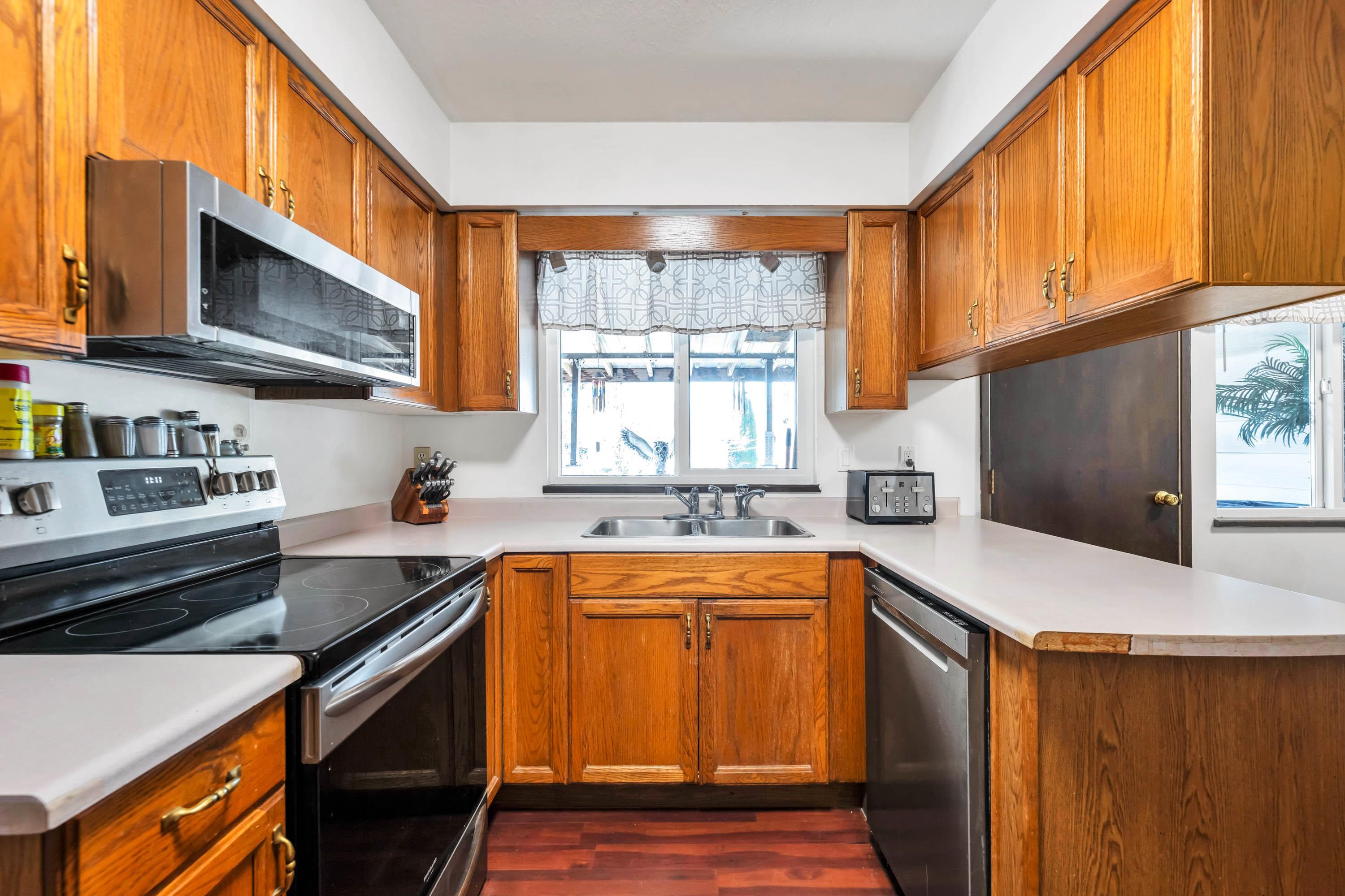 Additional image 4 of 5927 184 Street, Surrey, BC, V3S 4N2