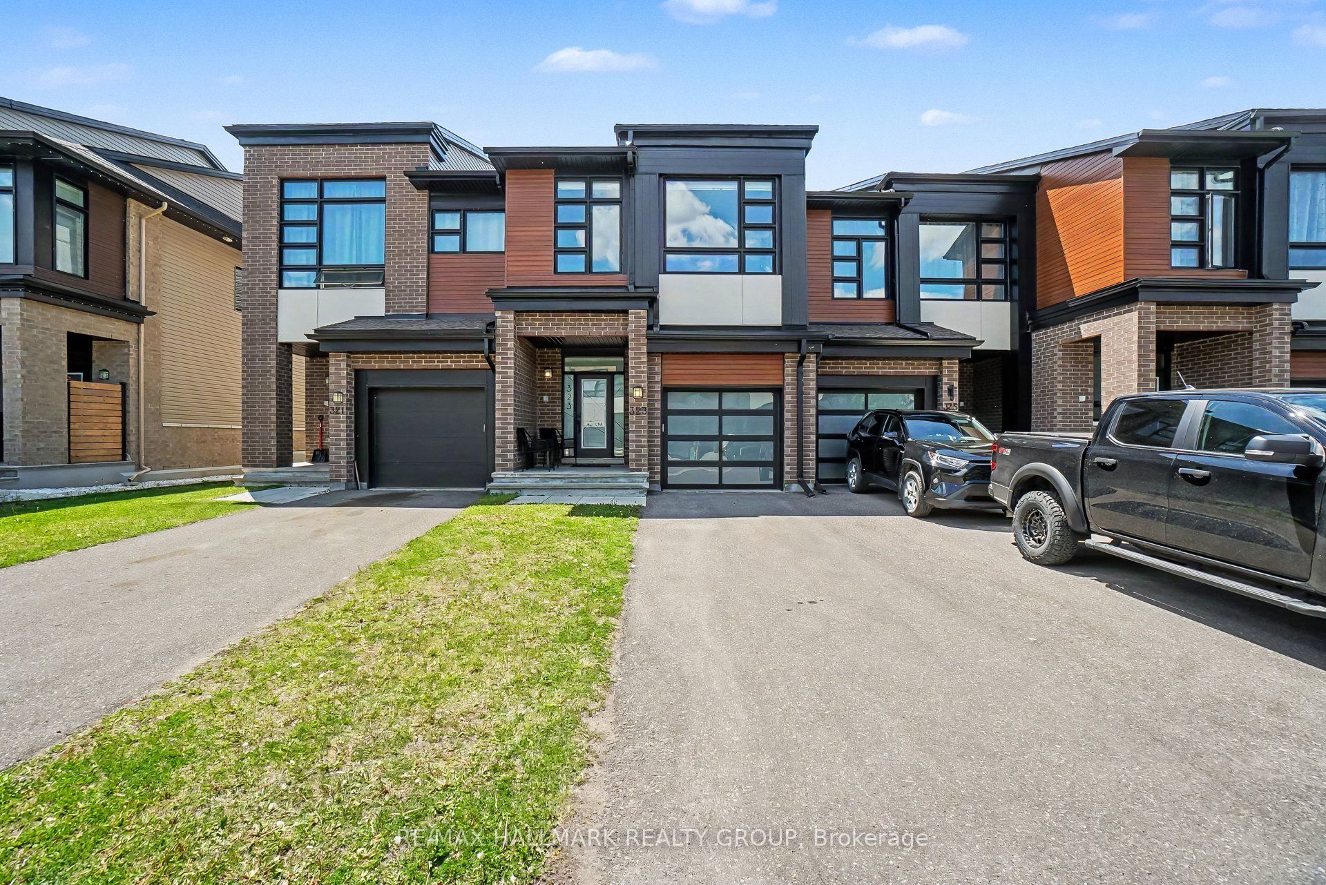 323 Wabasso Lane, Ottawa, ON, K1T 0T2