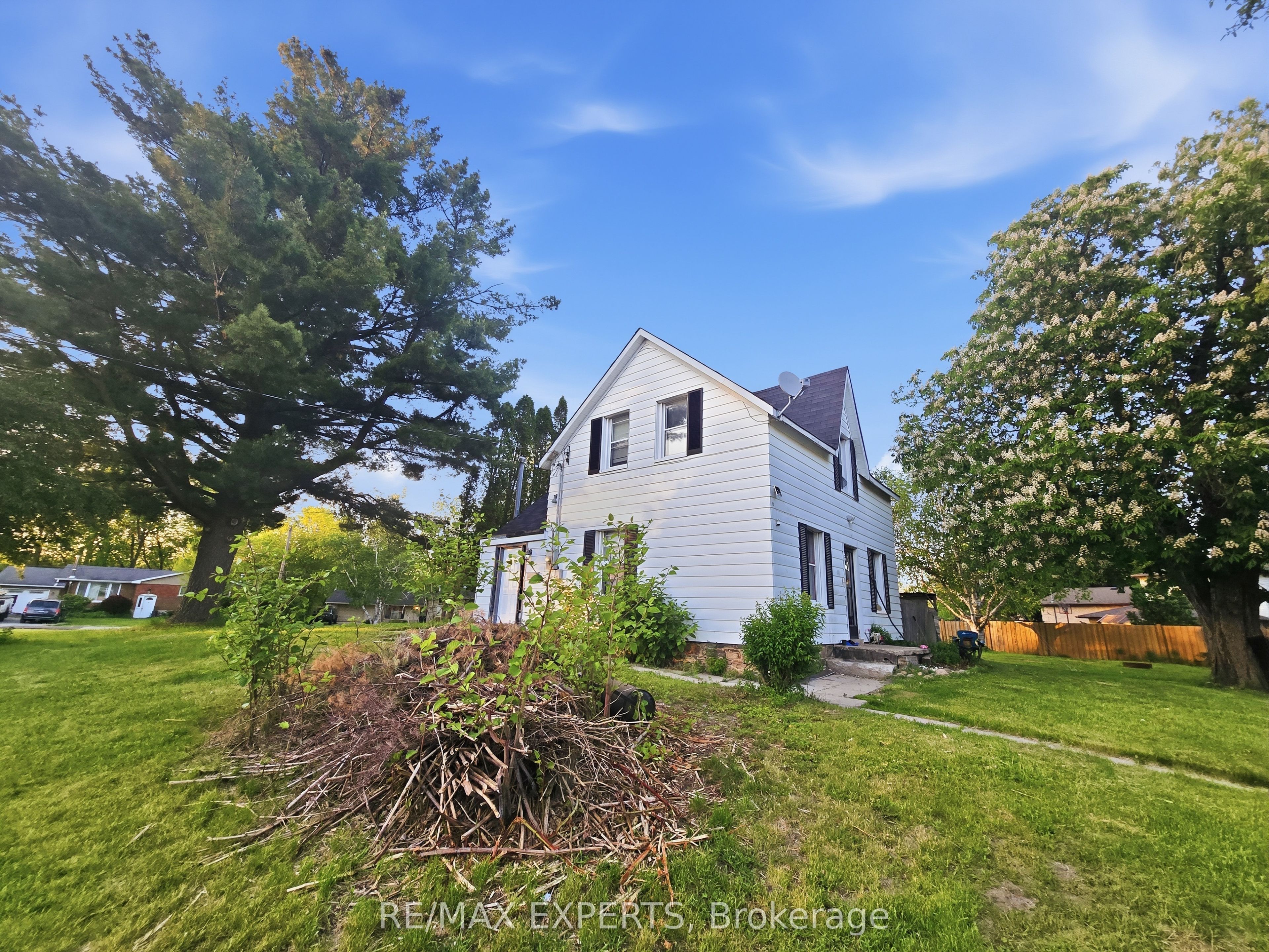 47 Walnut Street, New Tecumseth, ON, L9R 1K2 photo 2