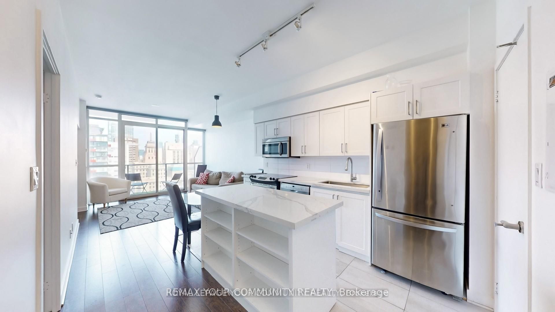 2305-126 Simcoe St Street, Toronto, ON, M5H 4E6