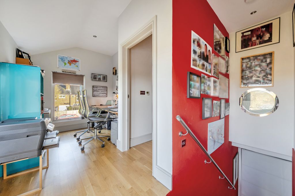 Additional image 10 of 4 bed detached house for saleMasons Bridge Road, Redhill RH1