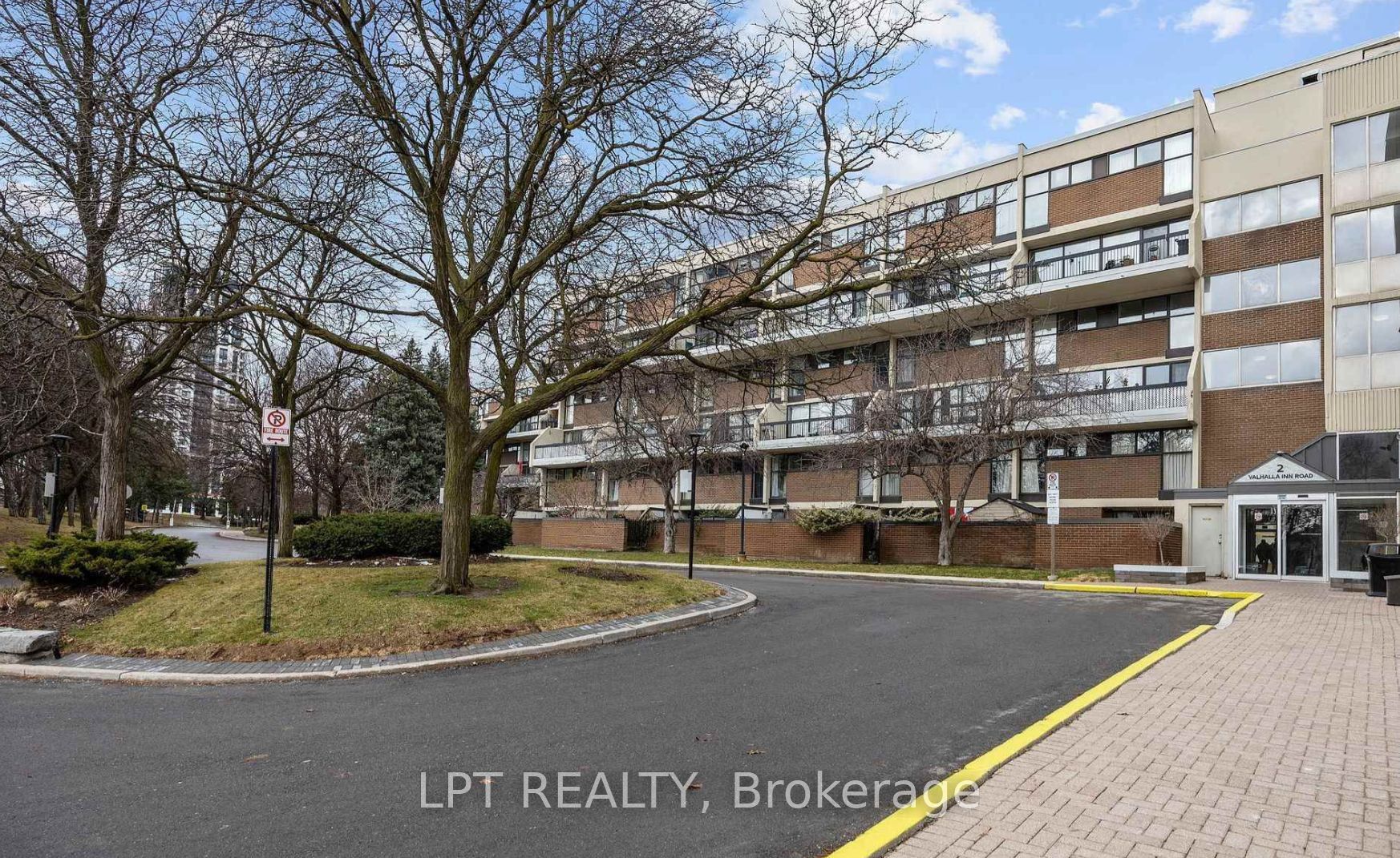 332-2 Valhalla Inn Road, Toronto, ON, M9B 6C3 photo 3