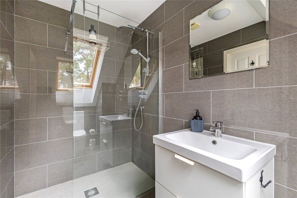 Additional image 19 of 7 bed detached house for saleAvon Avenue, Ringwood, Dorset BH24