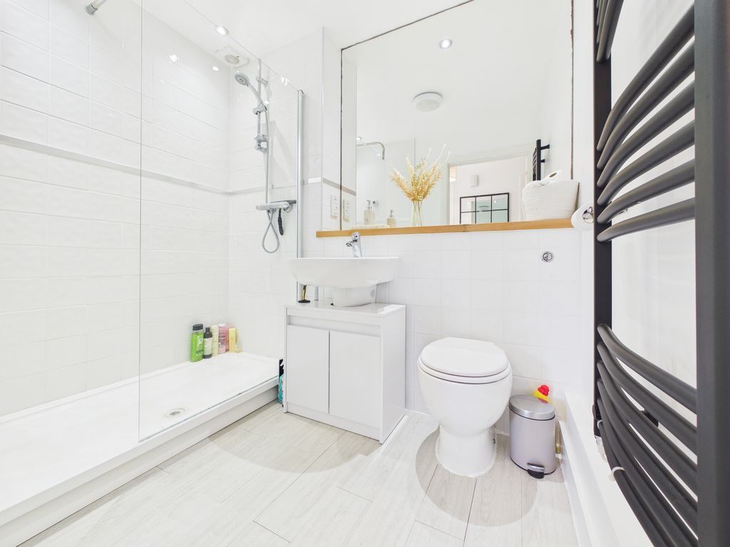 Additional image 7 of 2 bed flat for saleJubilee Drive, Redruth TR15